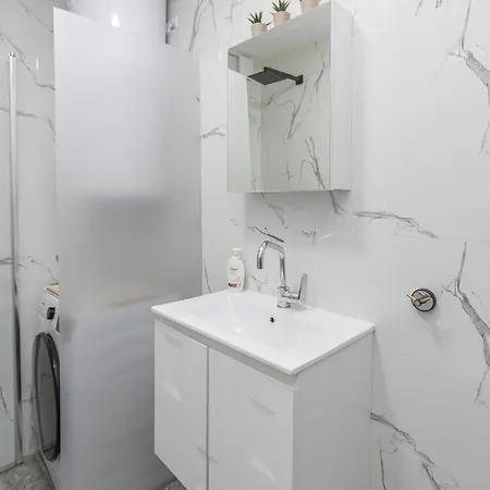 Apartment The House 1