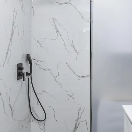 The House 1 부르가스