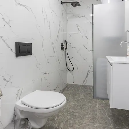 The House 1 * 부르가스