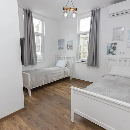 The House 1 Apartment